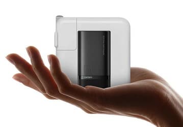 Очень маленькое, но мощное зарядное устройство Cuktech 6 Mini GaN стоит всего 16 долларов, и это с 240-ваттным кабелем в комплекте