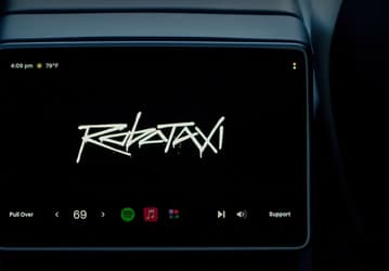 Автомобили Tesla Robotaxi попадают в ДТП чуть ли не в 10 раз чаще, чем водители-люди