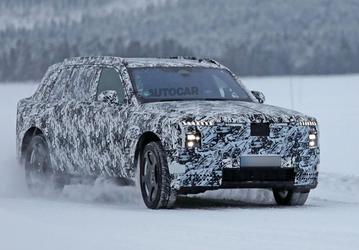 Rolls-Royce тестирует полностью электрический Cullinan в условиях низких температур