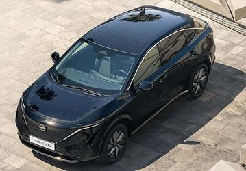 Nissan Ariya с солнечными панелями: электромобиль, который сокращает число зарядок до 65%