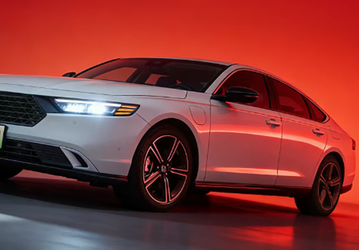 В Китае обрушили цены на гибридный Honda Accord: машину в топовой комплектации отдают за 138,8 тыс. юаней (ровно 20 тыс. долларов)