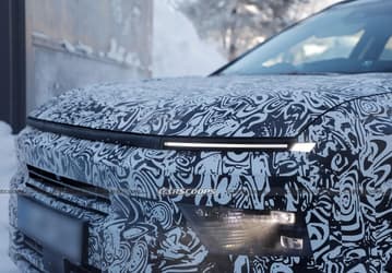 Hyundai Bayon радикально меняет имидж: кроссовер станет мощнее и брутальнее, а под капотом появится гибридная система