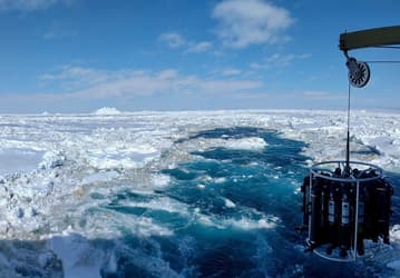 В NASA готовятся к поиску жизни на спутниках Юпитера и Сатурна — для этого ученые берут пробы воды в Антарктиде с глубины 1120 метров