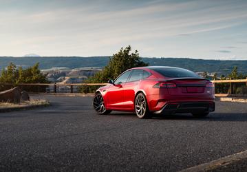 Автопилот FSD больше нельзя передать новому владельцу при продаже Tesla Model S, Model X или Cyberbeast с пакетом Luxe