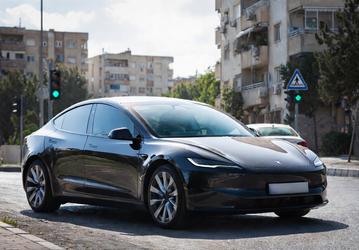 Беспилотные Tesla одобрили в Израиле