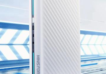 Игровая консоль от мира ПК: AMD Ryzen 9 8945HX, дискретная Nvidia GeForce RTX 5060, до 96 ГБ ОЗУ и 8 ТБ SSD помещаются в крошечном корпусе Atomic Hero G1 Pro