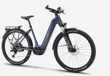 Двигатель Bosch и компоненты Shimano. Представлен электровелосипед Decathlon Stilus E-Touring