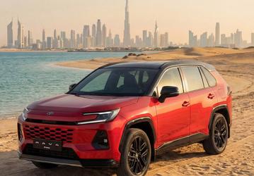 Новый Toyota RAV4 (XA60) сохранил обычный бензиновый мотор — такие машины продаются в ОАЭ