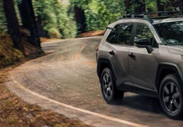 Toyota RAV4 2026 поддерживает цифровой ключ с iPhone или Apple Watch, но это платная функция