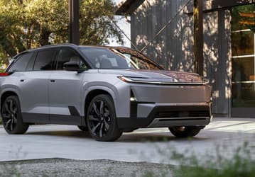Представлен совершенно новый Toyota Highlander 2027 — теперь это электромобиль с запасом хода 500 км