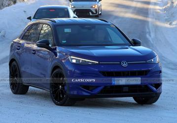 Самый продаваемый в Европе SUV превращается в «горячий хэтчбек» с системой Akrapovic: Volkswagen T-Roc R готовится к выходу