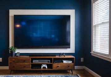 Российский рынок телевизоров пробил 200 млрд руб.: россияне выбирают Haier, Samsung, Hisense, Xiaomi и TCL