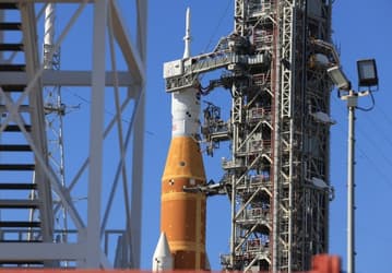 NASA повторно заправило лунную ракету SLS после утечек: от теста зависит старт миссии с астронавтами
