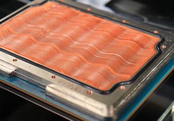 Китайские умельцы создали для 96-ядерного Ryzen Threadripper Pro 9995WX уникальную крышку с микроканалами для водяного охлаждения
