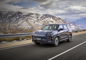 После обрушения крыши на российском автозаводе есть пострадавшие, но график выпуска машин Evolute не будет нарушен