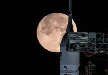 Активность Солнца грозит лунной миссии Artemis 2: суперсполохи могут поставить под угрозу экипаж
