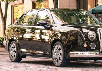 Toyota Corolla с дизайном винтажного Jaguar уходит на покой: Mitsuoka прощается с седаном Ryugi