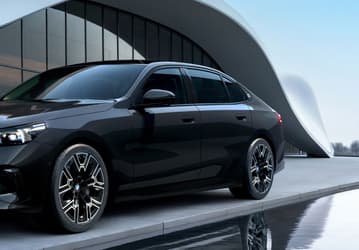 Аттракцион неслыханной щедрости: «пятерка» BMW подешевела в Китае на 10-13 тыс. долларов (версии 2026 года оказались гораздо доступнее версий 2025 года)