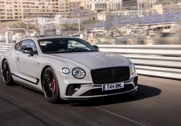 Обеспеченные россияне предпочитают Bentley Continental GT: итоги рекордного года на рынке люксовых авто с пробегом