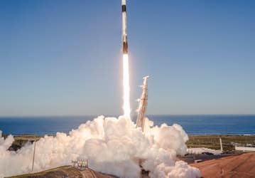 SpaceX получила разрешение на запуски ракеты Falcon 9 после инцидента, когда двигатель второй ступени не смог повторно включиться