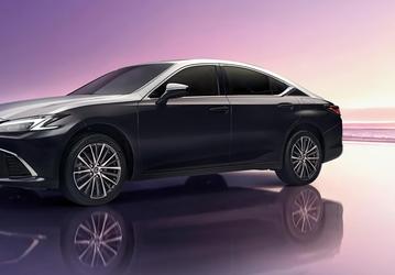 В Китае представлен лимитированный Lexus ES 200 Moon Shadow: особая окраска и простой 2,0-литровый мотор — за 307,8 тыс. юаней (3,5 млн рублей)