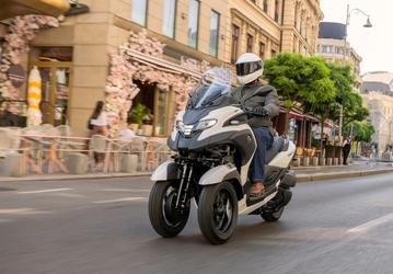 Представлен Yamaha Tricity 300 — первый в мире серийный скутер с подушкой безопасности