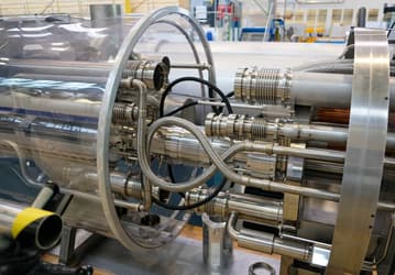 Искусственный интеллект на уровне наносекунд: CERN внедряет ультракомпактные модели искусственного интеллекта