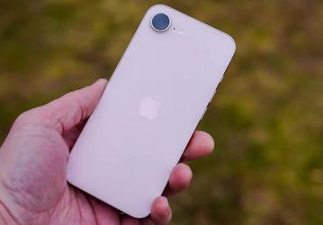 Первые тесты iPhone 17e показывают, что он автономнее, чем iPhone 16e, несмотря на одинаковые аккумуляторы