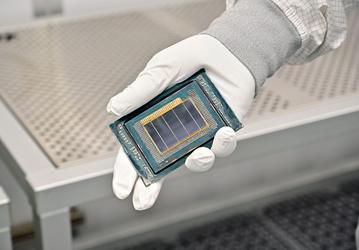 Intel показала огромный 288-ядерный процессор, но все ядра там малые. Линейка Xeon 6+ Clearwater Forest выйдет в ближайшие месяцы