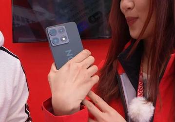 Это первый за несколько лет игровой смартфон Lenovo. Аппарат семейства Legion засветился на фото