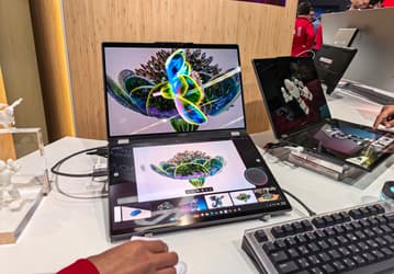 Lenovo показала ноутбук Yoga Book Pro 3D с двумя экранами, один из которых — это безочковый 3D-дисплей