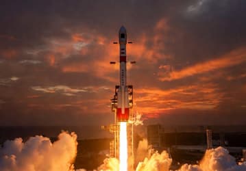 Китай одобрил государственные ракеты под частные запуски. Носители Long March впервые массово начнут запускать коммерческие спутники «попутно»