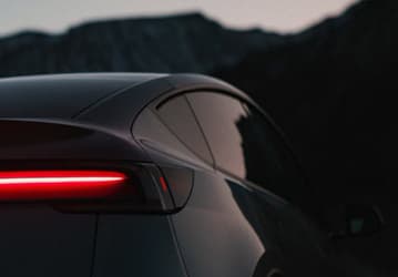 Первый электромобиль, который обогнал по продажам Toyota RAV4 и Corolla. Третий год подряд Tesla Model Y становится самым продаваемым автомобилем в мире