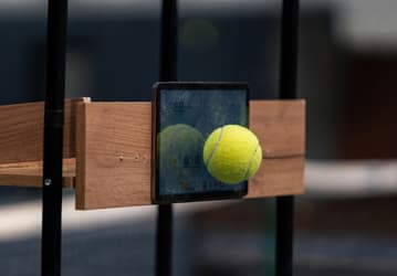 Из пушки по планшету: Honor Pad X8b обстреляли теннисными мячами