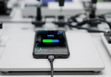 Аккумулятор Samsung для смартфонов ёмкостью 20 000 мАч выдержал 960 циклов. Батареи на 12 000 и 18 000 мАч рассчитаны на 1500 циклов