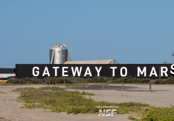 Отсюда будут отправляться корабли на Марс: легендарную вывеску Gateway to Mars установили на космодроме Starbase