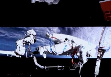 Китайский космонавт совершил шестой выход в открытый космос на станции «Тяньгун» — повторён национальный рекорд
