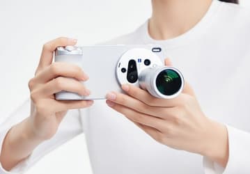 Стабилизация на уровне карданного подвеса. Новейший телеобъектив Thanos с оптикой Zeiss дебютирует в Vivo X300 Ultra