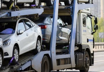 В Россию стали завозить гораздо меньше машин из Китая