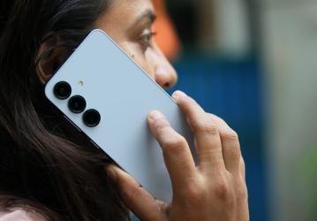 Карты Google, «Сообщения», Samsung Find, WhatsApp и X на смартфонах Samsung поддерживают спутниковую связь