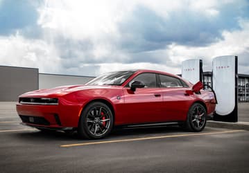 Audi, BMW, Honda, Dodge, Jeep, Ram и многие другие. Машины более 20 автопроизводителей уже могут заряжаться на Tesla Supercharger