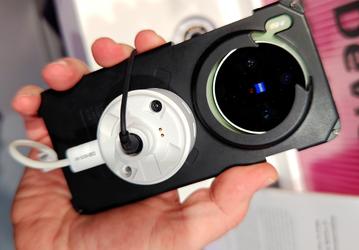 Vivo X300 Max с камерой Zeiss впервые показали вживую