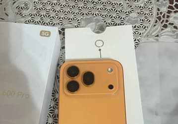Появились первые живые фото работающего смартфона Honor 600 Pro, который похож на iPhone 17 Pro