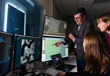 Учёные впервые «увидели» дефекты внутри максенов в 3D с помощью ИИ и электронной микроскопии