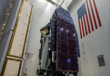Что доставит на орбиту уникальная ракета Falcon Heavy: SpaceX показала спутник ViaSat-3 APAC