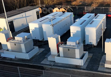 Крупномасштабную установку для хранения энергии на базе Tesla Megapack 2XL открыли в Польше