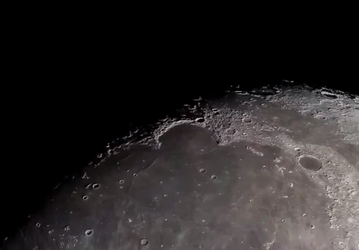 Корабль Orion прислал эффектное видео с пролётом над Луной