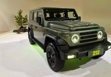 Замена Toyota Land Cruiser и Jeep Wrangler: в России официально выходит рамный внедорожник с блокировками BAW 212 T01