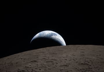Земля над Луной и солнечное затмение с борта Orion: NASA опубликовало исторические кадры — астронавты повторили культовый снимок «Восход Земли»