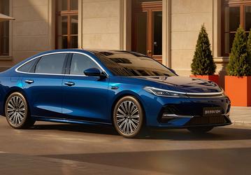 Большой семейный седан Geely размером с Camry, запасом хода 2150 км и расходом на уровне 2 л/100 км. Опубликованы изображения Geely Galaxy A7 EM 2026
